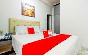 Reddoorz near Gajah Mada Plaza 2